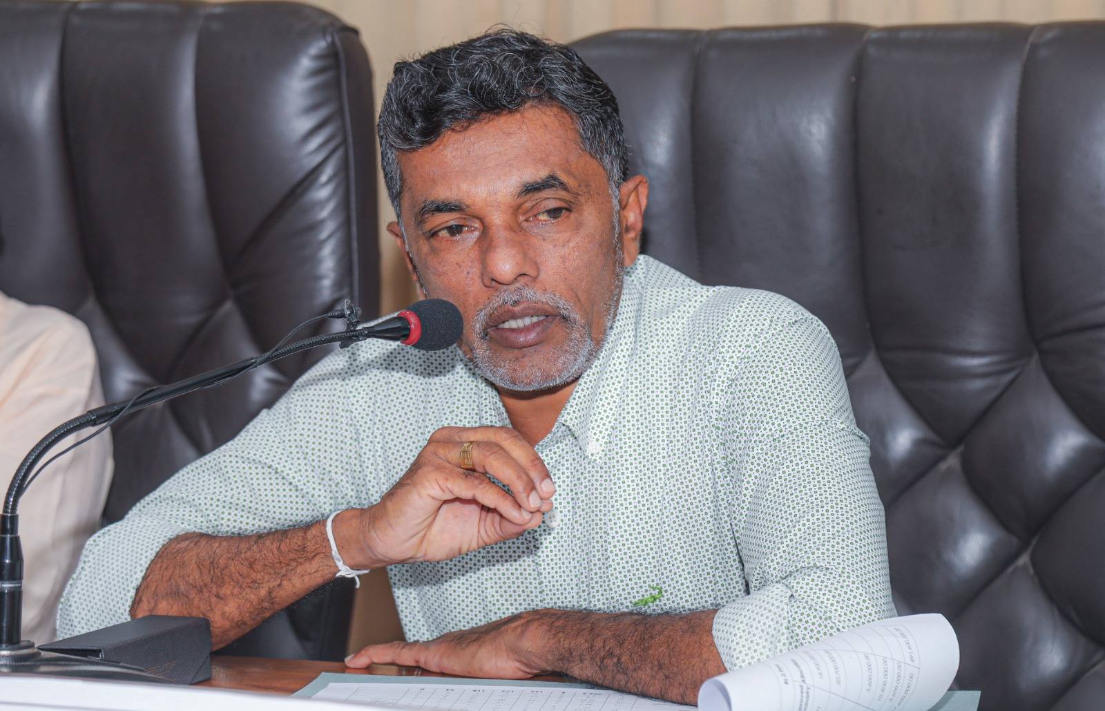 අපි දිනෙන් දින පොහොසත් රටක් කරා දැවැන්ත සංවර්ධනයක් කරා යනවා