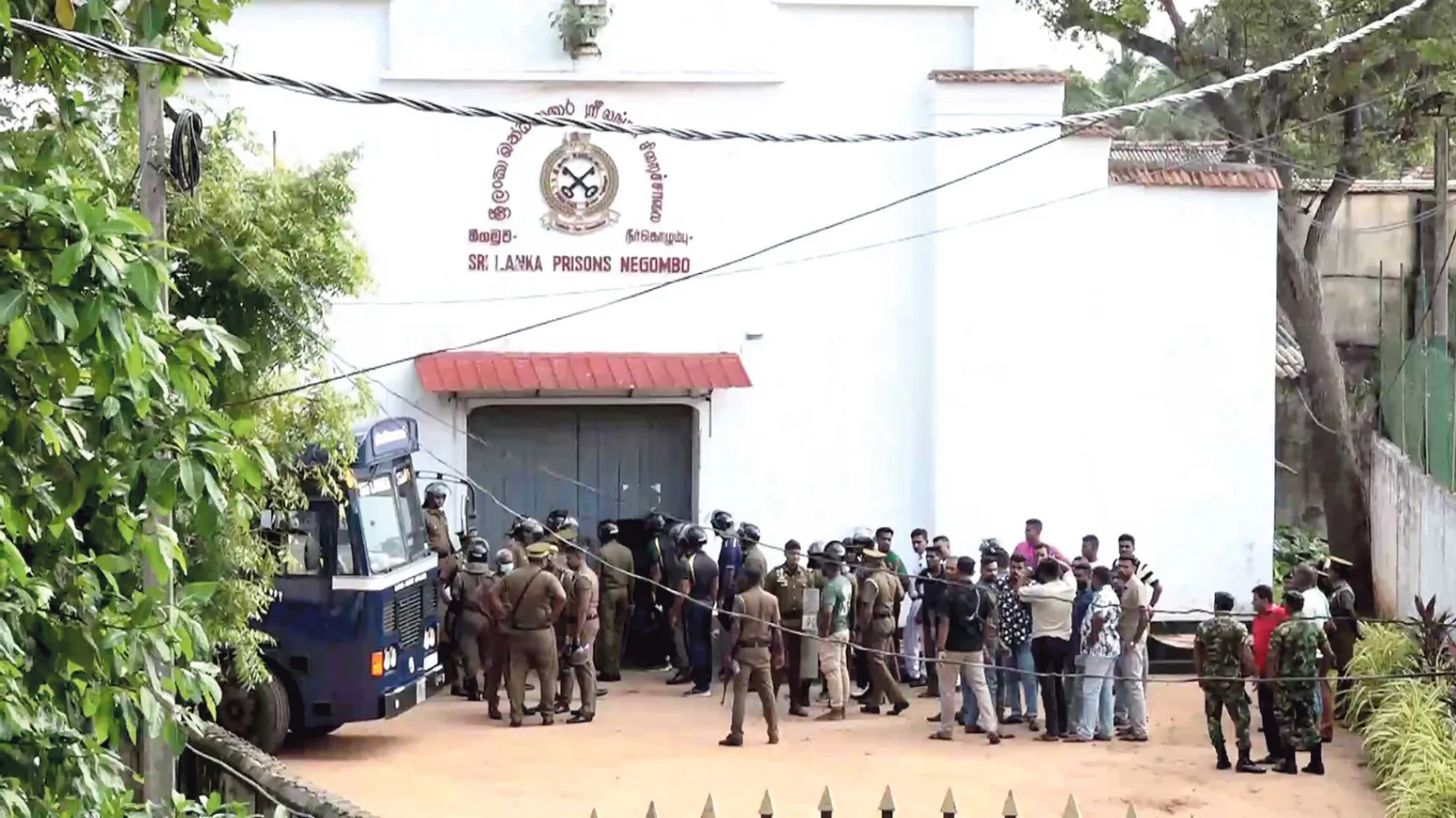 මීගමුව බන්ධනාගාරයේ රැඳවියන් වෙනත් බන්ධනාගාරයක් වෙත මාරු කරයි
