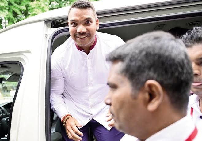 නාමල්ට නිවසින් කෑම කන්න අවසර - පාර්ලිමේන්තු එන්නත් ඉල්ලයි
