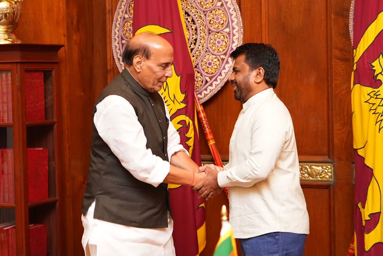 ඉන්දීය ආරක්ෂක අමාත්‍ය රාජ්නාත් සිං ශ්‍රී ලංකාව සමඟ ගිවිසුම් 03කට අත්සන් තබයි